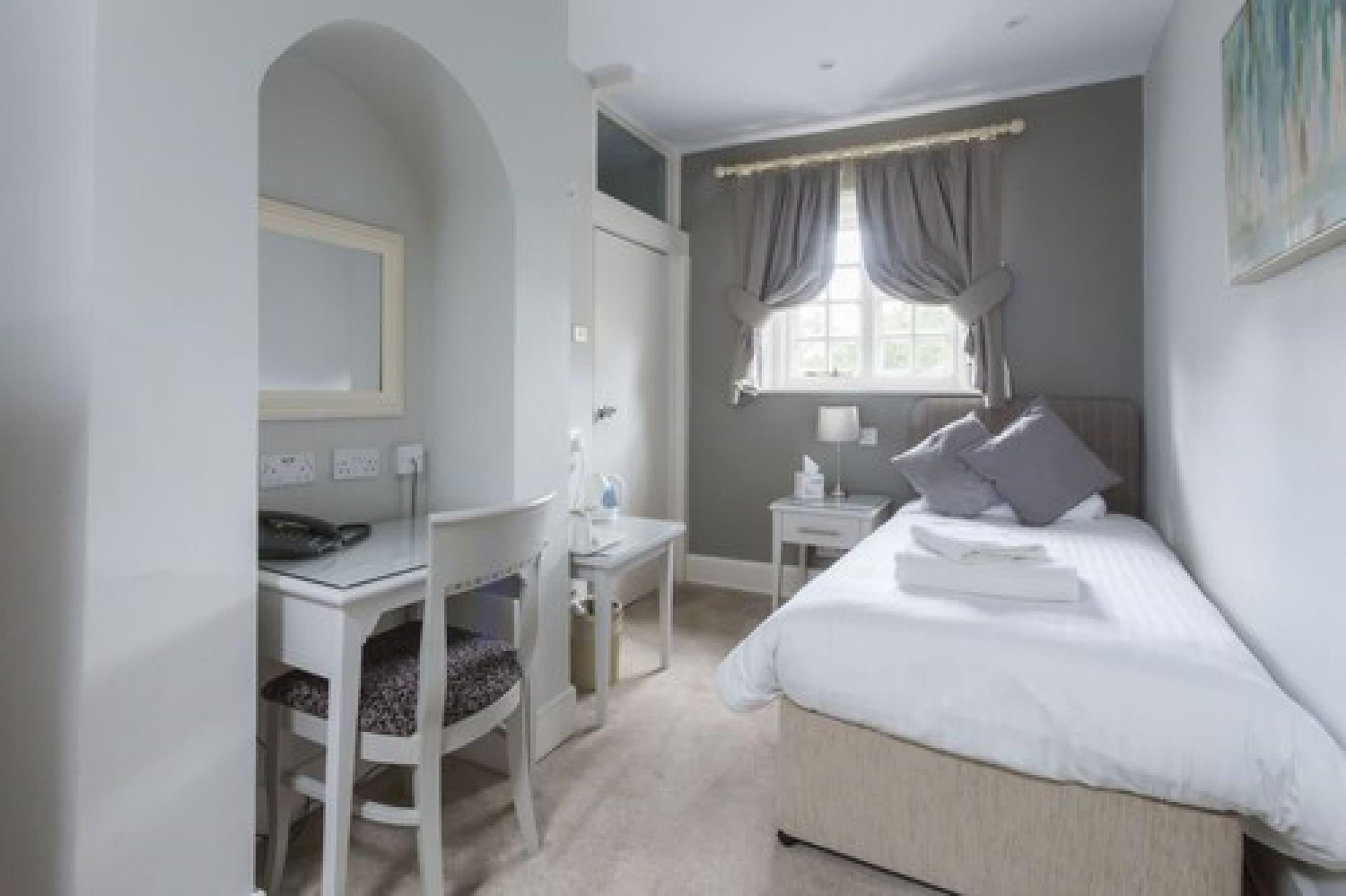 The Conningbrook Hotel Ashford  Exterior photo